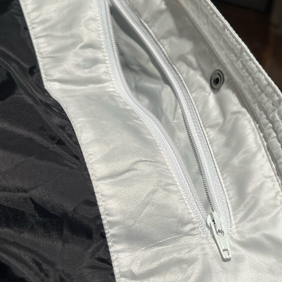 ❄️💟Descente Hooded Down White Parka Women’s size 14 Gently used, so cute! - Picture 9 of 11